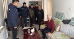 【市城市燃熱集團富泰熱力】光明分公司黨支部聯(lián)合社區慰問(wèn)轄區困難群眾